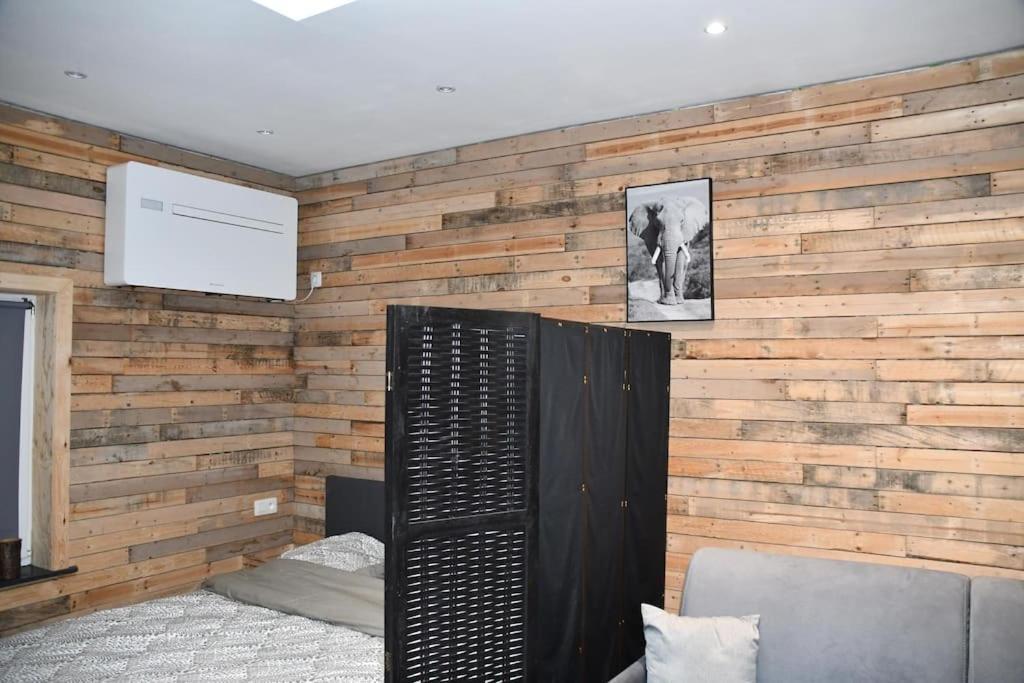 Logement In Wood Brugelette Extérieur photo